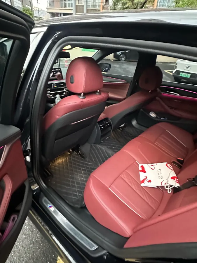 2023 BMW 5 Series 2.0T 245HP L4 8AT,autocango,china used car exporter,china ev exporter,chinese used car exporter,chinese used ev exporter