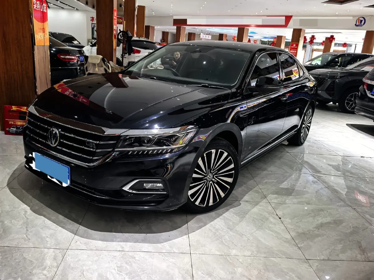 2019 Volkswagen Passat 2.0T 186HP L4 7DCT,autocango,china used car exporter,china ev exporter,chinese used car exporter,chinese used ev exporter