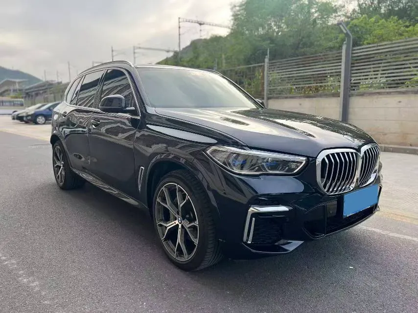 2022 BMW X5 3.0T 333HP L6 8AT,autocango,china used car exporter,china ev exporter,chinese used car exporter,chinese used ev exporter