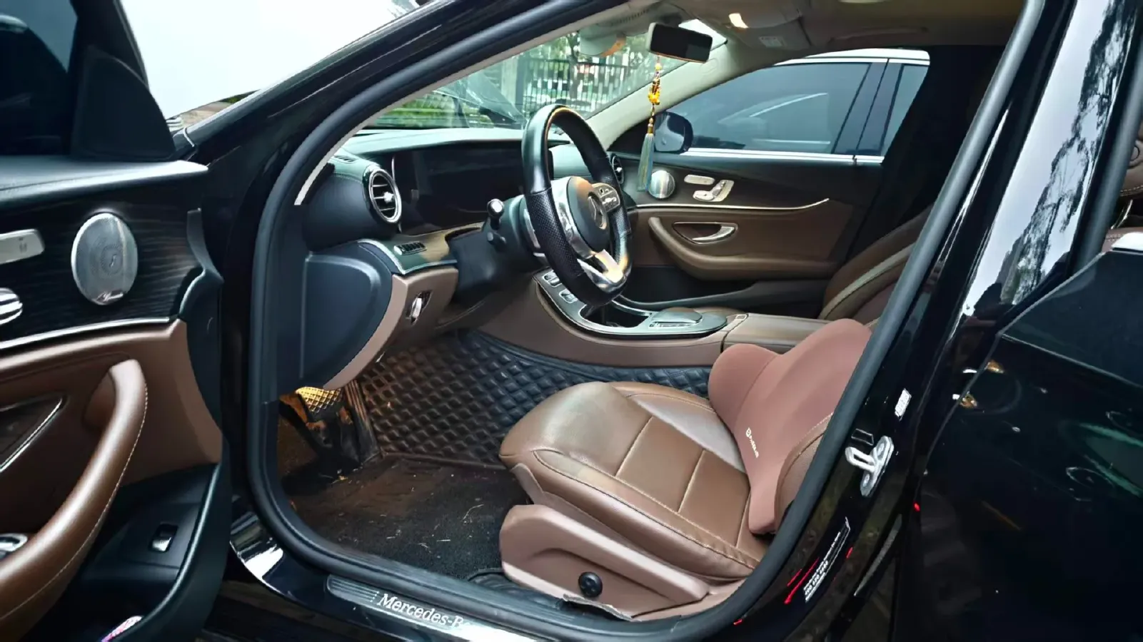 2020 Mercedes-Benz E Class 2.0T 258HP L4 9AT,autocango,china used car exporter,china ev exporter,chinese used car exporter,chinese used ev exporter