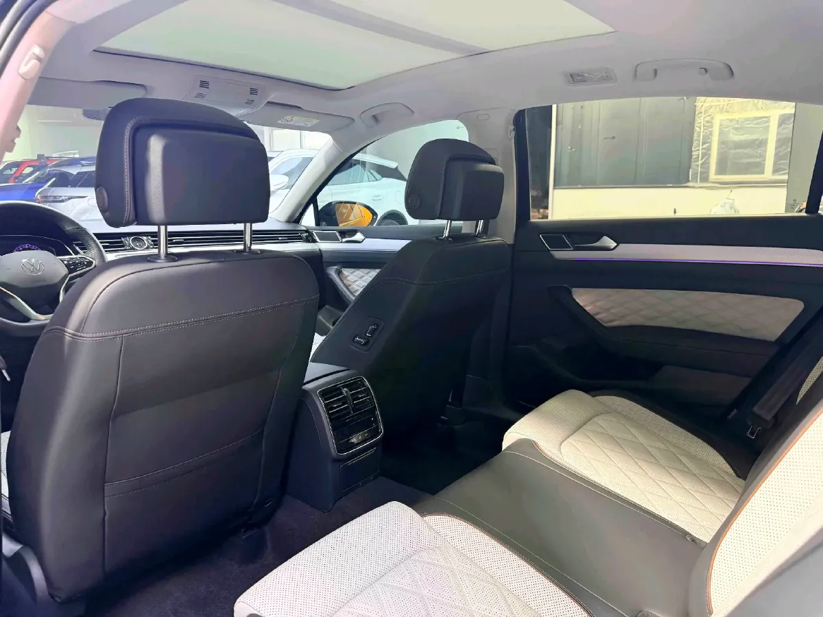 2024 Volkswagen Magotan 2.0T 186HP L4 7DCT,autocango,china used car exporter,china ev exporter,chinese used car exporter,chinese used ev exporter