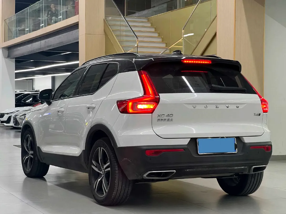 2020 Volvo XC40 2.0T 190HP L4 8AT,autocango,china used car exporter,china ev exporter,chinese used car exporter,chinese used ev exporter