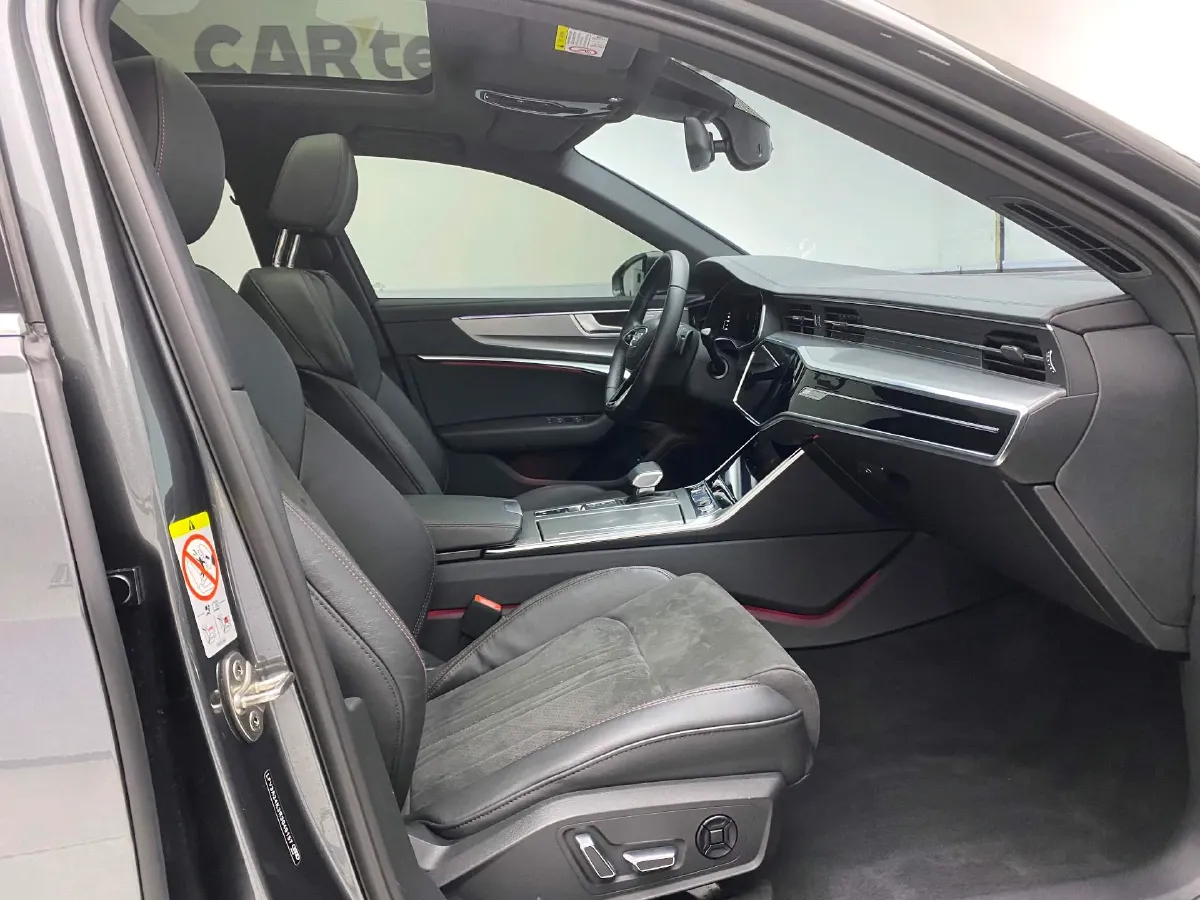 2024 Audi A6L 2.0T 245HP L4 7DCT,autocango,china used car exporter,china ev exporter,chinese used car exporter,chinese used ev exporter