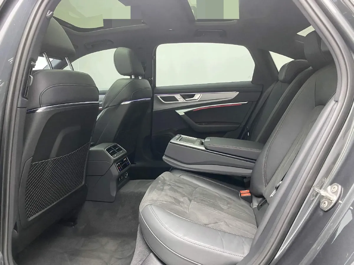 2024 Audi A6L 2.0T 245HP L4 7DCT,autocango,china used car exporter,china ev exporter,chinese used car exporter,chinese used ev exporter