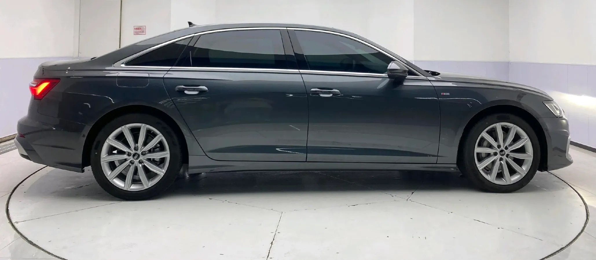 2024 Audi A6L 2.0T 245HP L4 7DCT,autocango,china used car exporter,china ev exporter,chinese used car exporter,chinese used ev exporter