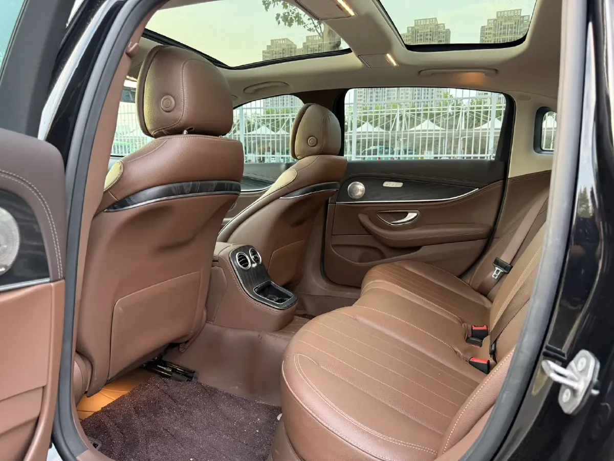 2022 Mercedes-Benz E Class 2.0T 211HP L4 9AT PHEV 25.4KWH,autocango,china used car exporter,china ev exporter,chinese used car exporter,chinese used ev exporter