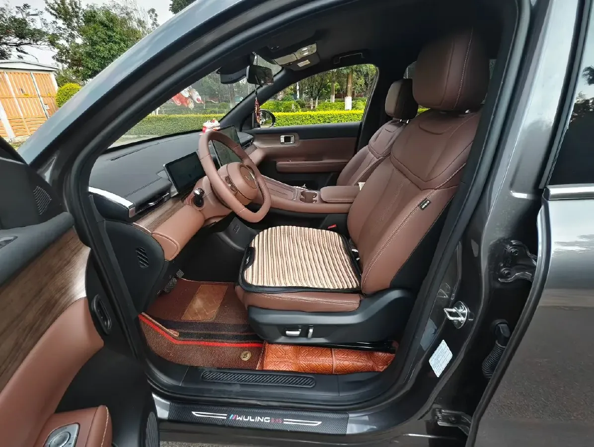 2024 WuLing XingGuangS 1.5L 106HP L4 E-CVT PHEV 20.5KWH,autocango,china used car exporter,china ev exporter,chinese used car exporter,chinese used ev exporter