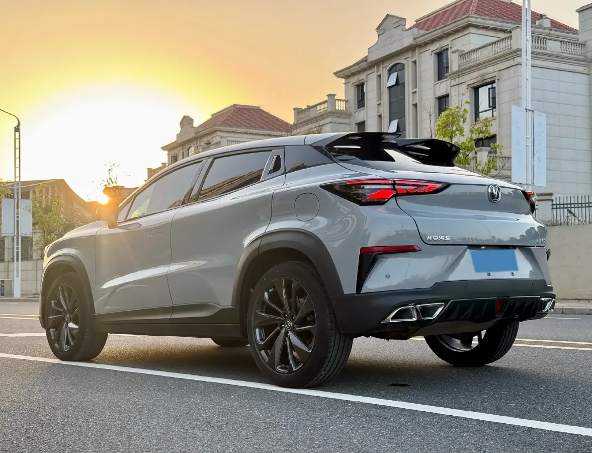 2020 ChangAn UNI-T 1.5T 180HP L4 7DCT,autocango,china used car exporter,china ev exporter,chinese used car exporter,chinese used ev exporter