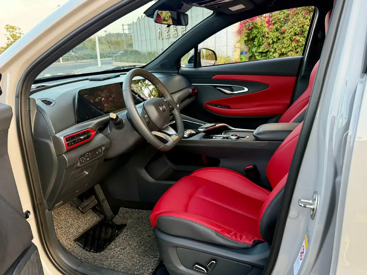 2020 ChangAn UNI-T 1.5T 180HP L4 7DCT,autocango,china used car exporter,china ev exporter,chinese used car exporter,chinese used ev exporter