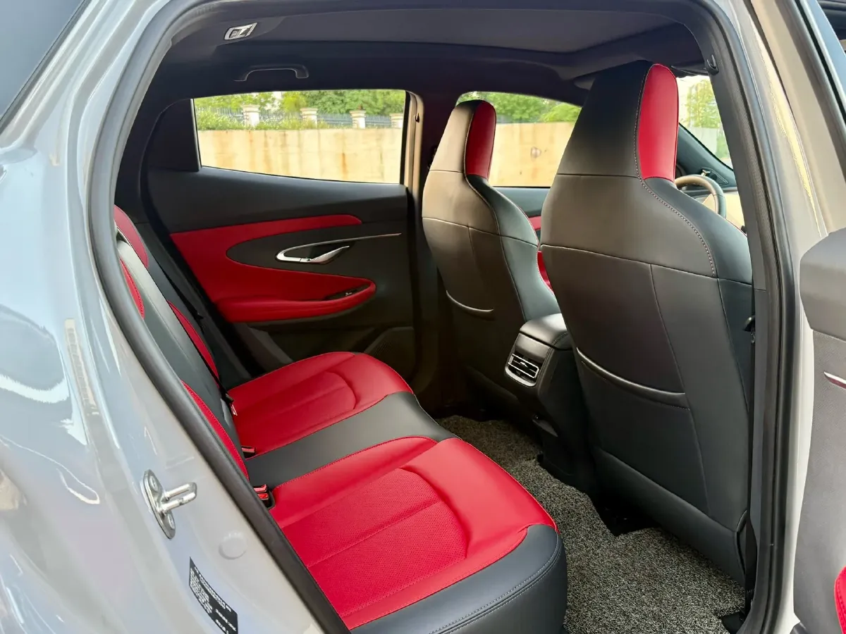 2020 ChangAn UNI-T 1.5T 180HP L4 7DCT,autocango,china used car exporter,china ev exporter,chinese used car exporter,chinese used ev exporter