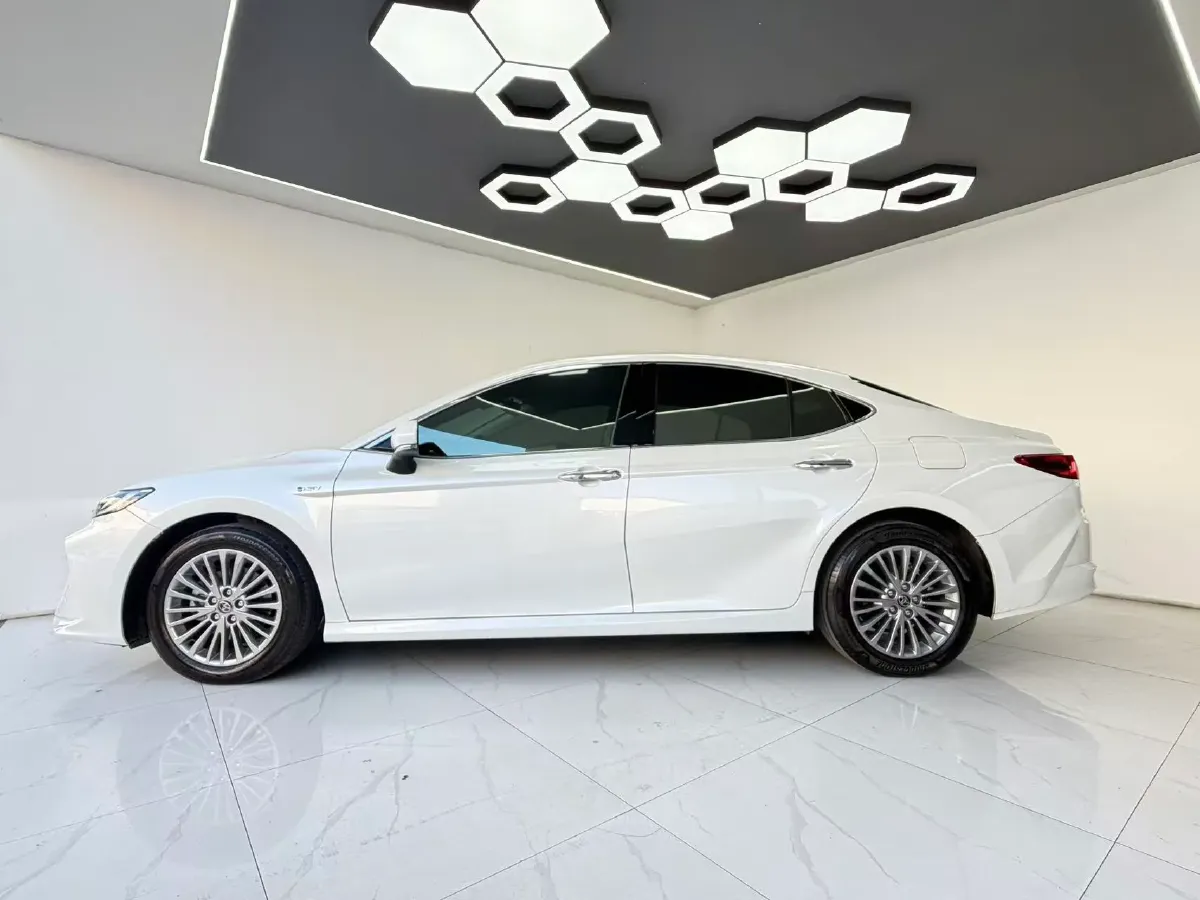 2024 Toyota Camry 2.0L 152HP L4 E-CVT Hybrid,autocango,china used car exporter,china ev exporter,chinese used car exporter,chinese used ev exporter