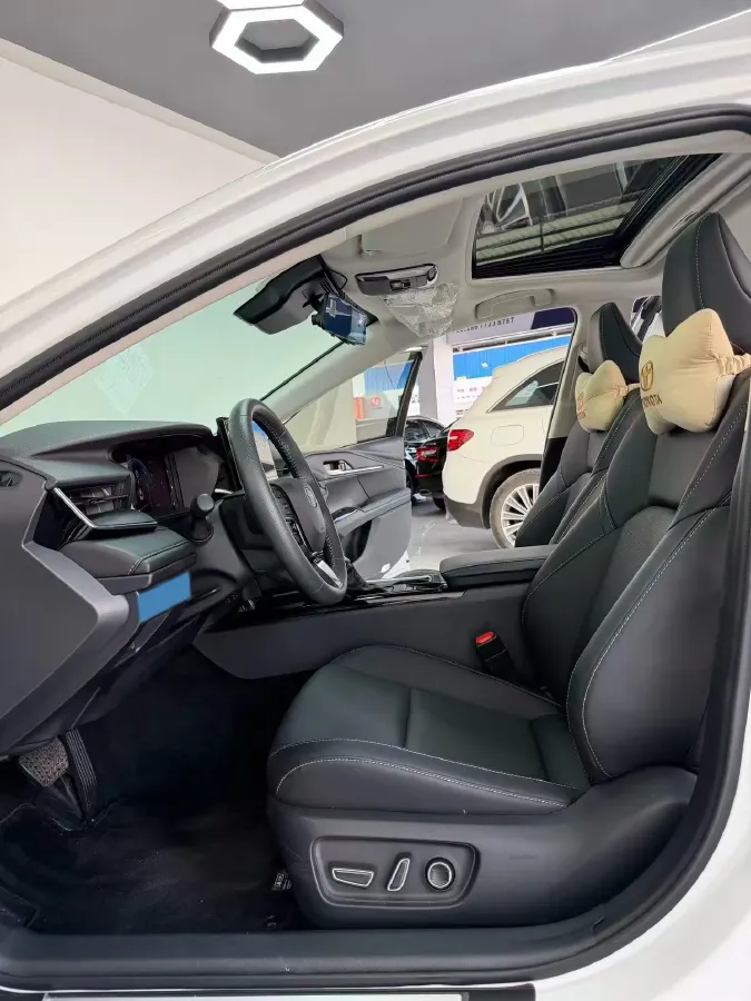 2024 Toyota Camry 2.0L 152HP L4 E-CVT Hybrid,autocango,china used car exporter,china ev exporter,chinese used car exporter,chinese used ev exporter