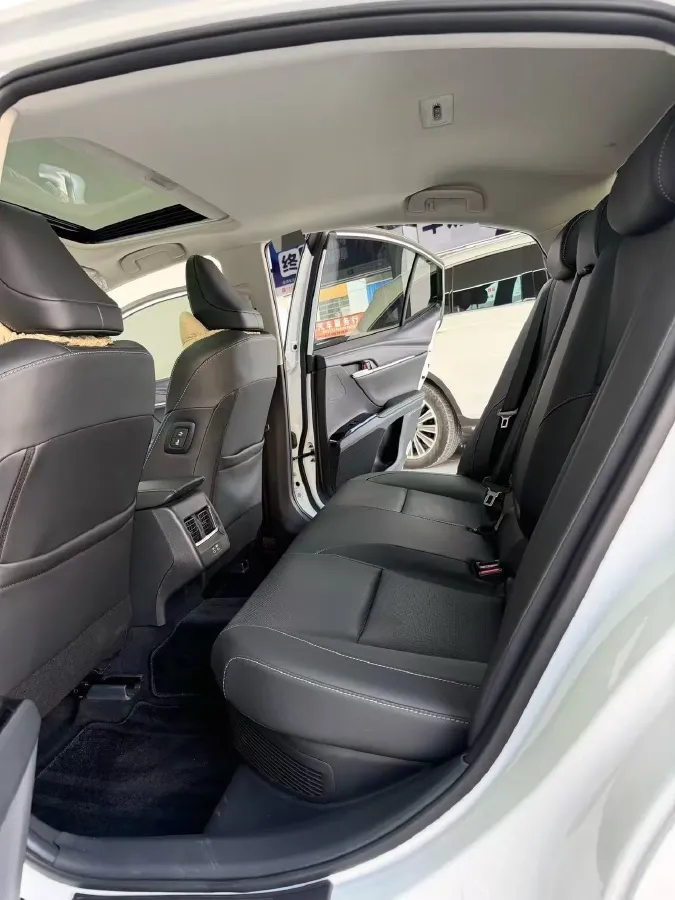 2024 Toyota Camry 2.0L 152HP L4 E-CVT Hybrid,autocango,china used car exporter,china ev exporter,chinese used car exporter,chinese used ev exporter