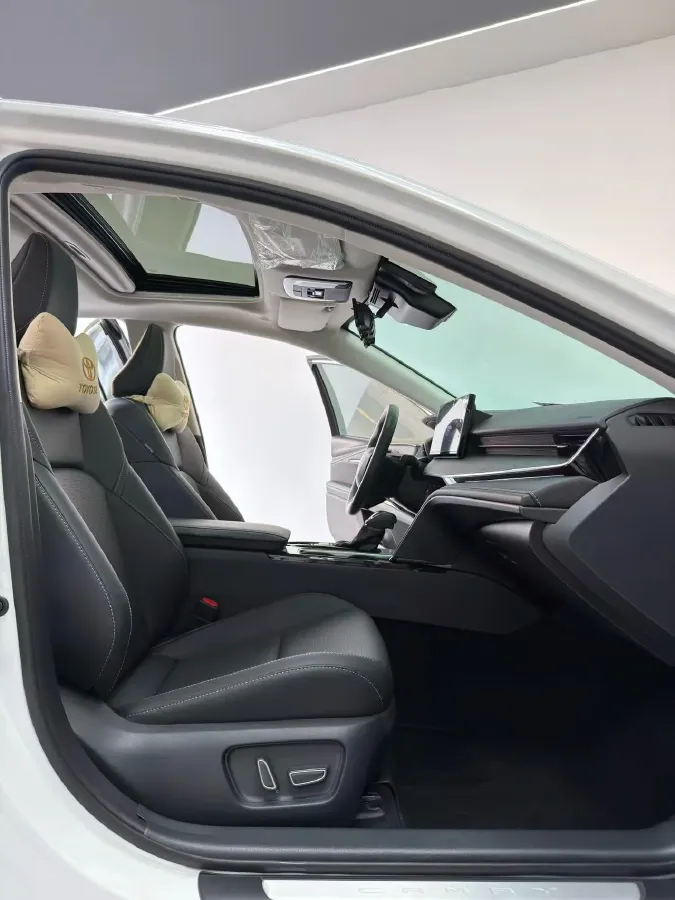 2024 Toyota Camry 2.0L 152HP L4 E-CVT Hybrid,autocango,china used car exporter,china ev exporter,chinese used car exporter,chinese used ev exporter