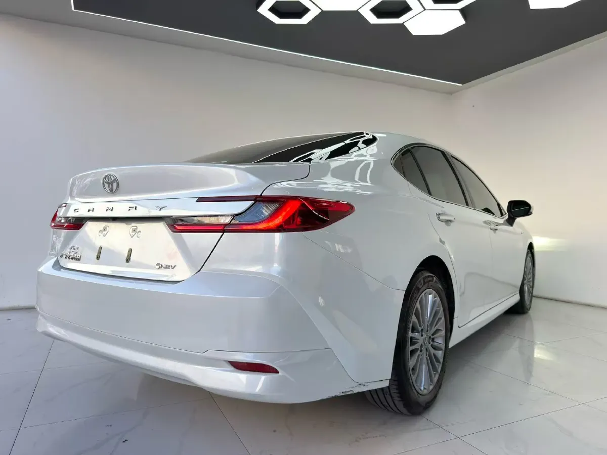 2024 Toyota Camry 2.0L 152HP L4 E-CVT Hybrid,autocango,china used car exporter,china ev exporter,chinese used car exporter,chinese used ev exporter