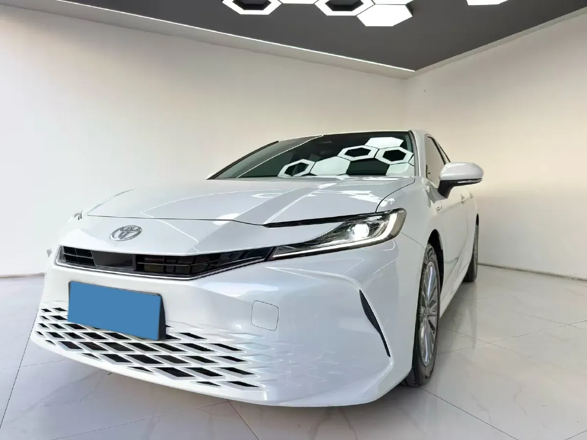 2024 Toyota Camry 2.0L 152HP L4 E-CVT Hybrid,autocango,china used car exporter,china ev exporter,chinese used car exporter,chinese used ev exporter