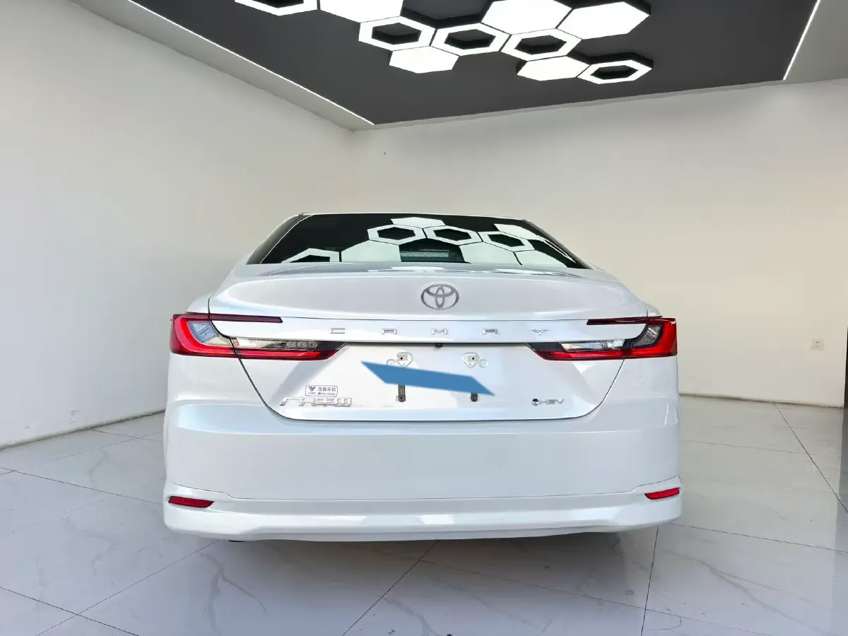 2024 Toyota Camry 2.0L 152HP L4 E-CVT Hybrid,autocango,china used car exporter,china ev exporter,chinese used car exporter,chinese used ev exporter