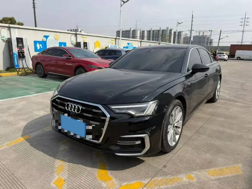 2024 Audi A6L 2.0T 245HP L4 7DCT,autocango,china used car exporter,china ev exporter,chinese used car exporter,chinese used ev exporter