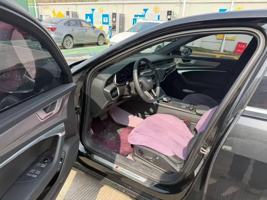 2024 Audi A6L 2.0T 245HP L4 7DCT,autocango,china used car exporter,china ev exporter,chinese used car exporter,chinese used ev exporter