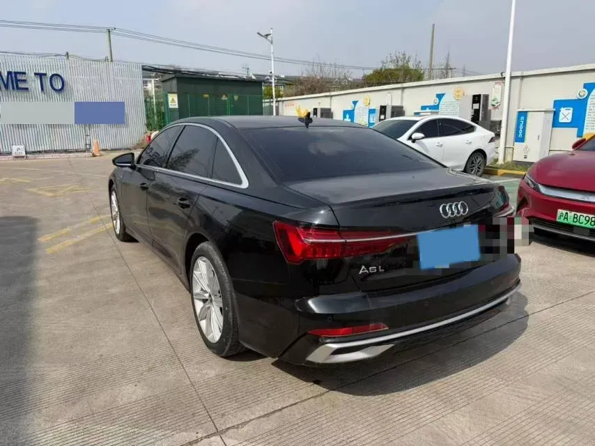 2024 Audi A6L 2.0T 245HP L4 7DCT,autocango,china used car exporter,china ev exporter,chinese used car exporter,chinese used ev exporter