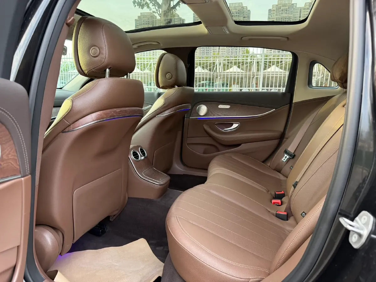 2021 Mercedes-Benz E Class 1.5T 184HP L4 9AT,autocango,china used car exporter,china ev exporter,chinese used car exporter,chinese used ev exporter