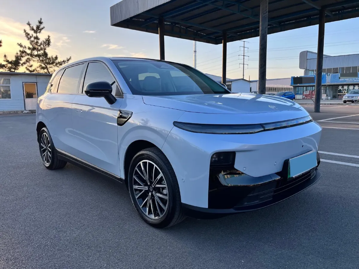 2025 Leapmotor B10 BEV 67.1KWH,autocango,china used car exporter,china ev exporter,chinese used car exporter,chinese used ev exporter