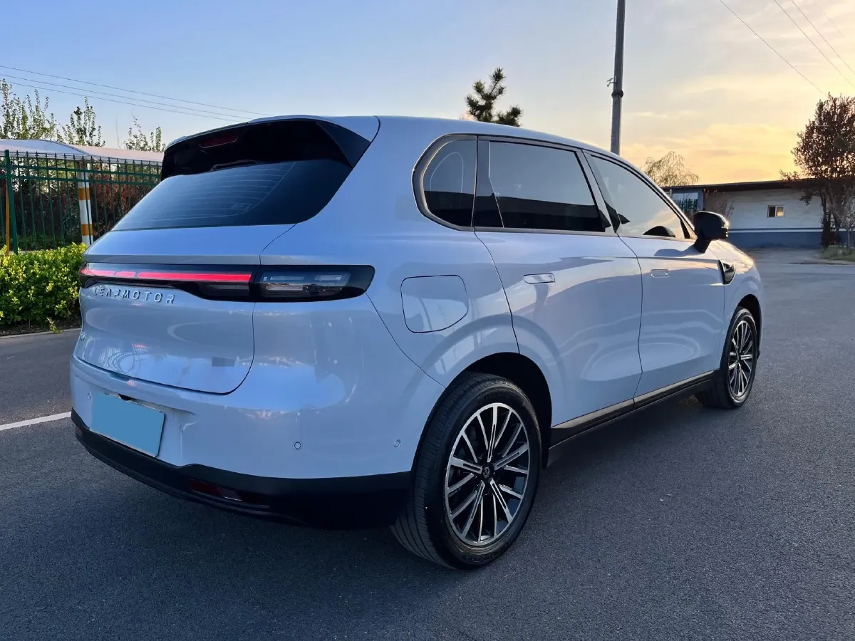 2025 Leapmotor B10 BEV 67.1KWH,autocango,china used car exporter,china ev exporter,chinese used car exporter,chinese used ev exporter