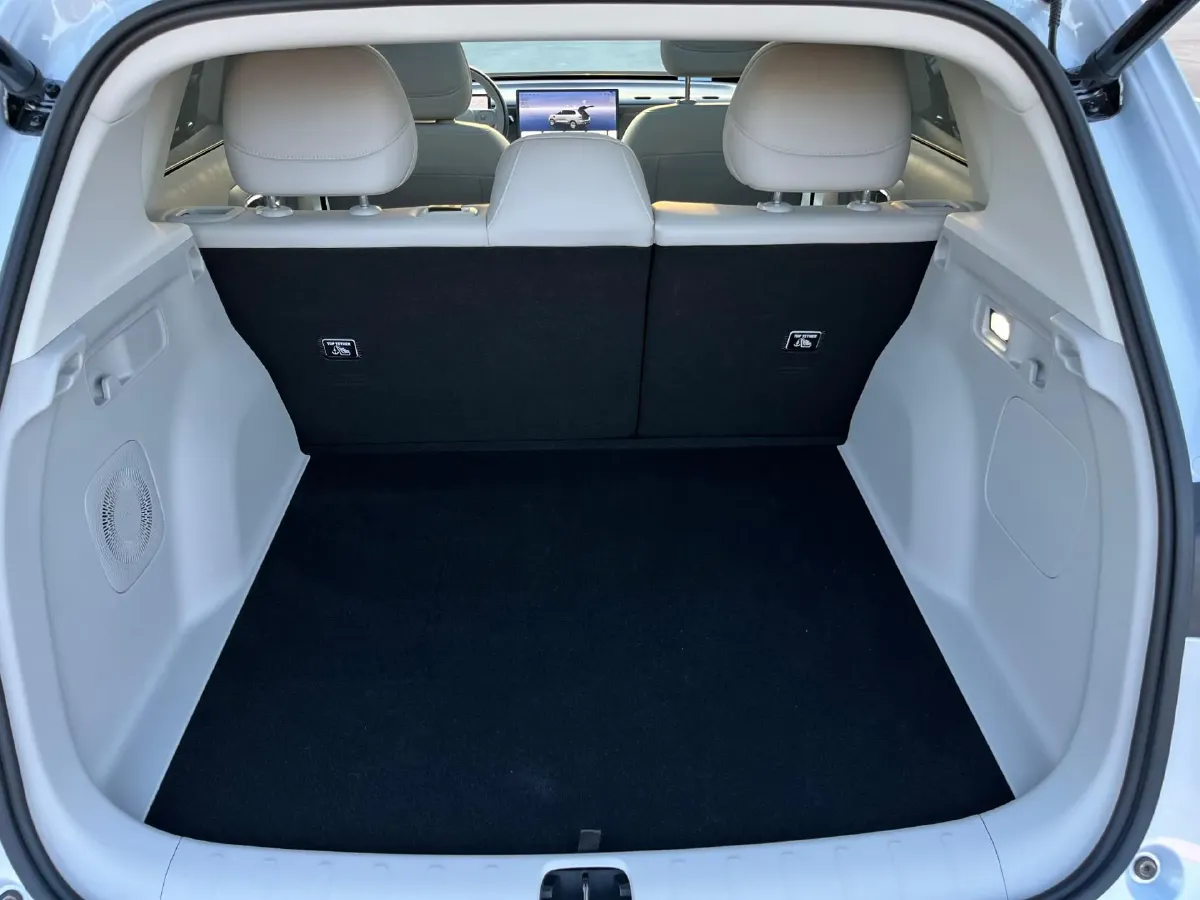 2025 Leapmotor B10 BEV 67.1KWH,autocango,china used car exporter,china ev exporter,chinese used car exporter,chinese used ev exporter