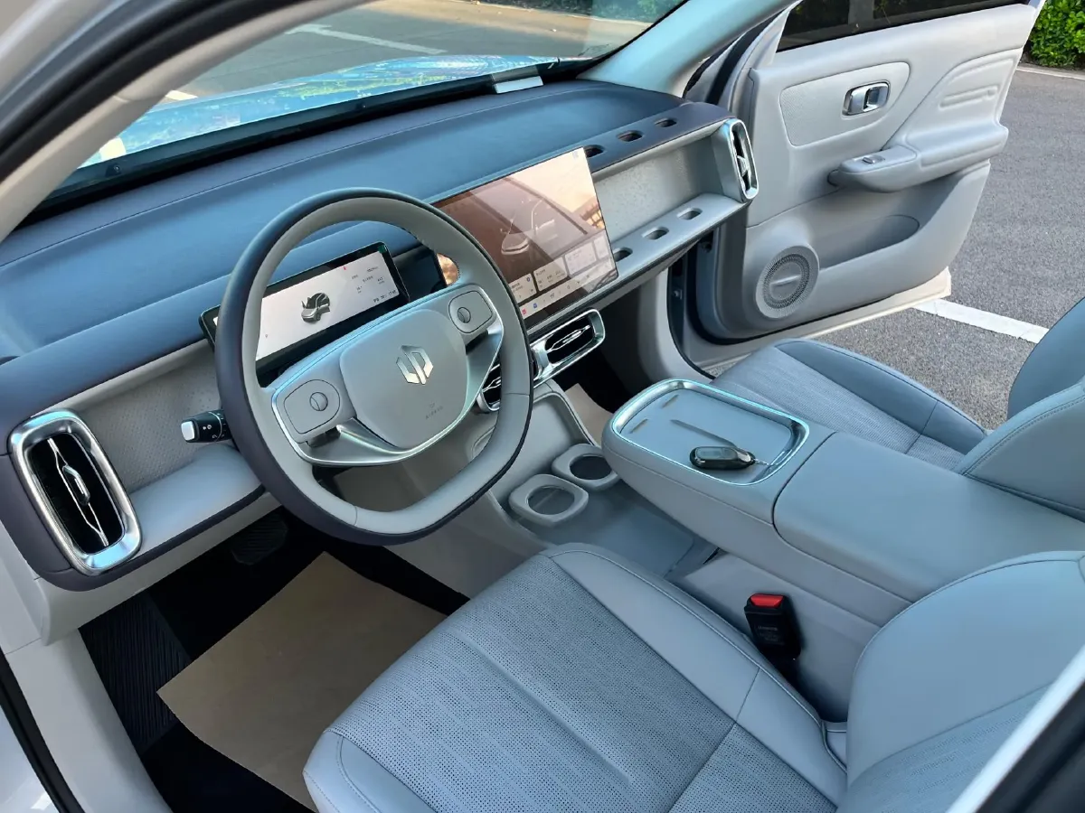 2025 Leapmotor B10 BEV 67.1KWH,autocango,china used car exporter,china ev exporter,chinese used car exporter,chinese used ev exporter