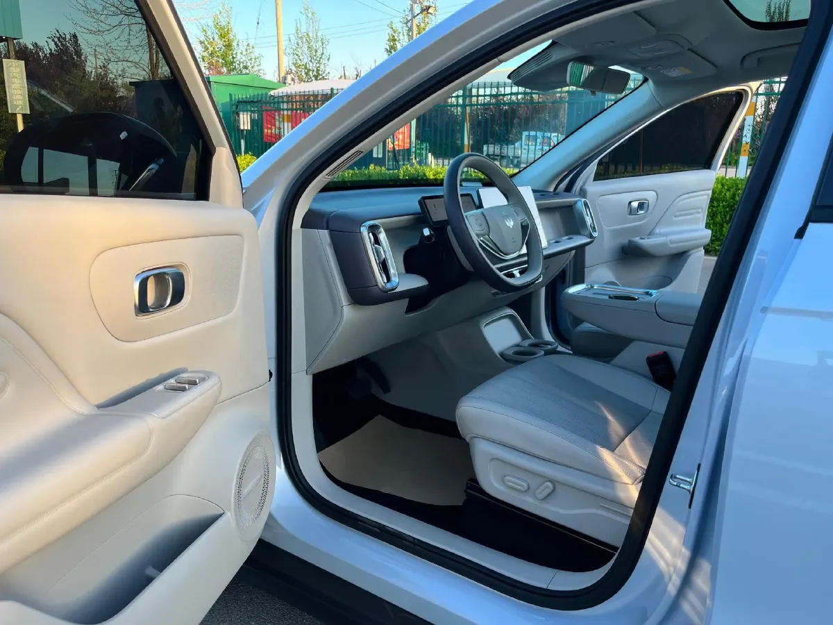 2025 Leapmotor B10 BEV 67.1KWH,autocango,china used car exporter,china ev exporter,chinese used car exporter,chinese used ev exporter