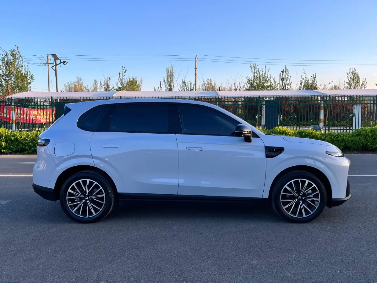 2025 Leapmotor B10 BEV 67.1KWH,autocango,china used car exporter,china ev exporter,chinese used car exporter,chinese used ev exporter