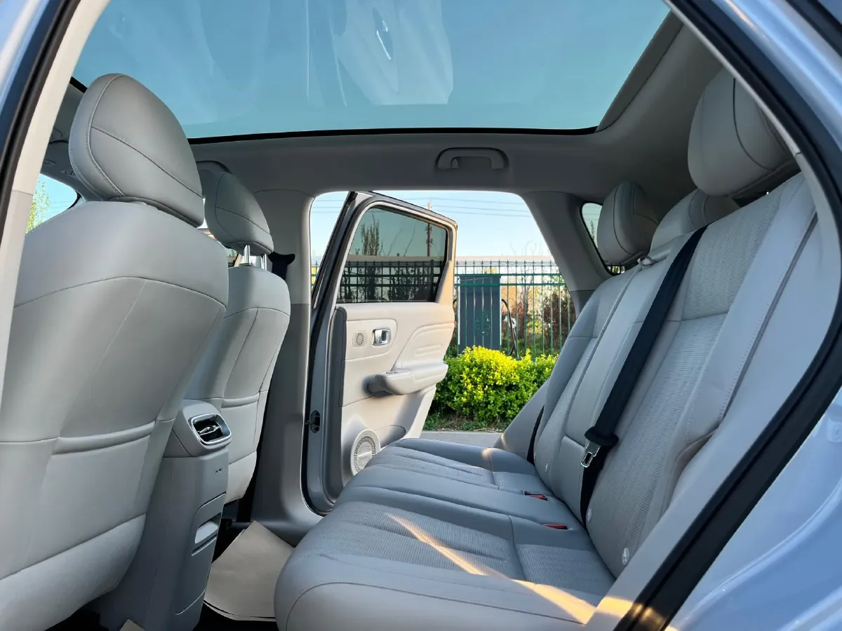 2025 Leapmotor B10 BEV 67.1KWH,autocango,china used car exporter,china ev exporter,chinese used car exporter,chinese used ev exporter