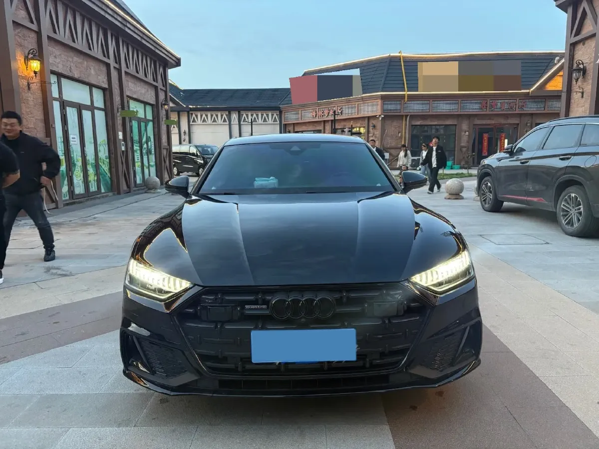 2023 Audi A7L 2.0T 245HP L4 7DCT,autocango,china used car exporter,china ev exporter,chinese used car exporter,chinese used ev exporter