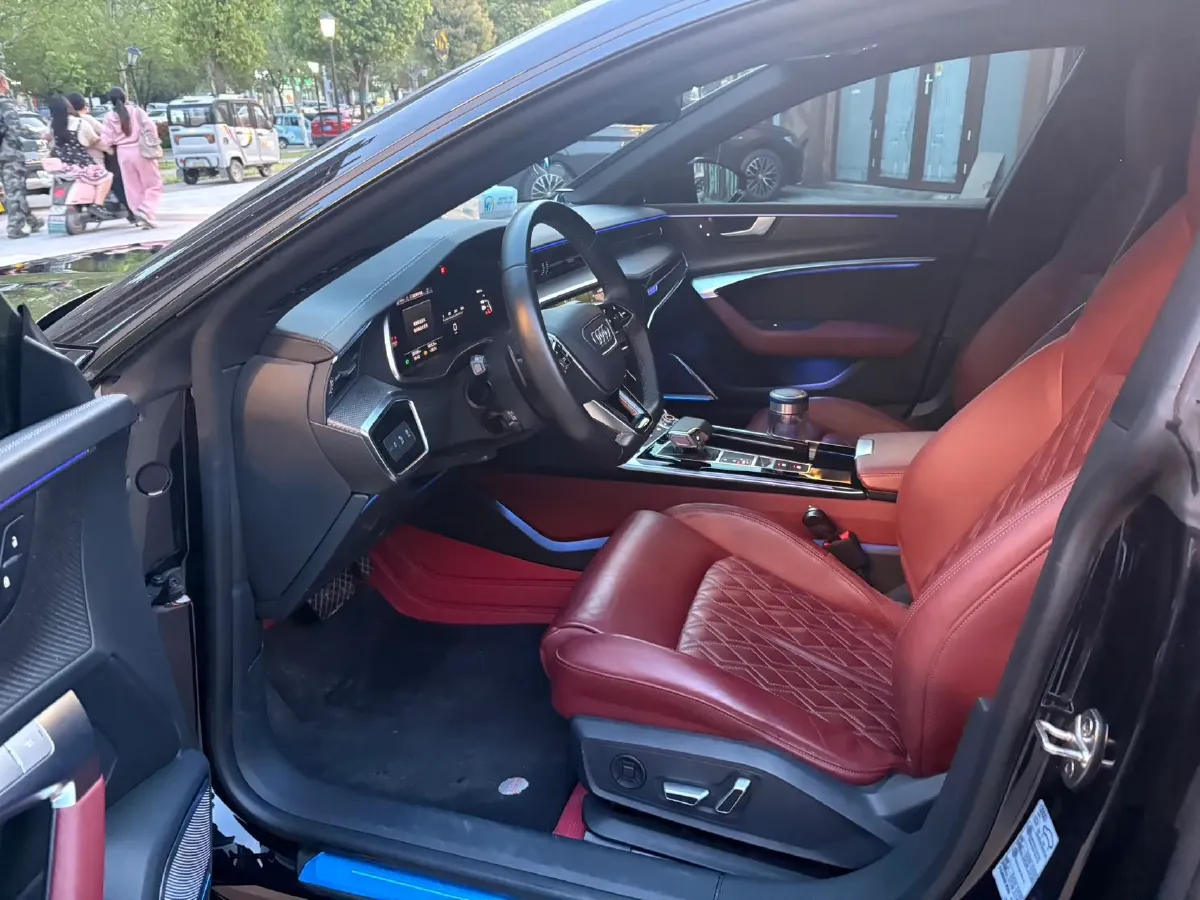 2023 Audi A7L 2.0T 245HP L4 7DCT,autocango,china used car exporter,china ev exporter,chinese used car exporter,chinese used ev exporter