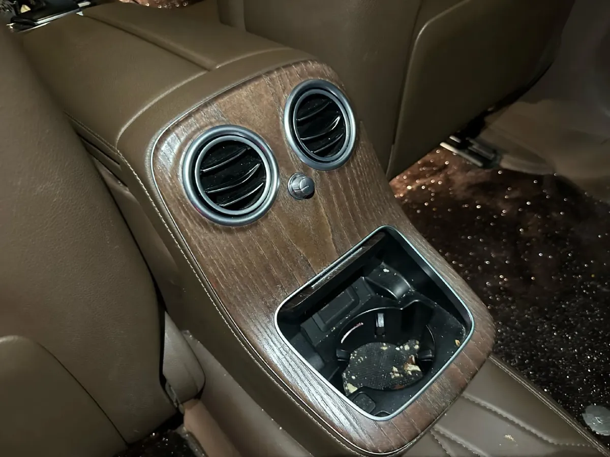 2021 Mercedes-Benz E Class 2.0T 211HP L4 9AT PHEV 25.4KWH,autocango,china used car exporter,china ev exporter,chinese used car exporter,chinese used ev exporter