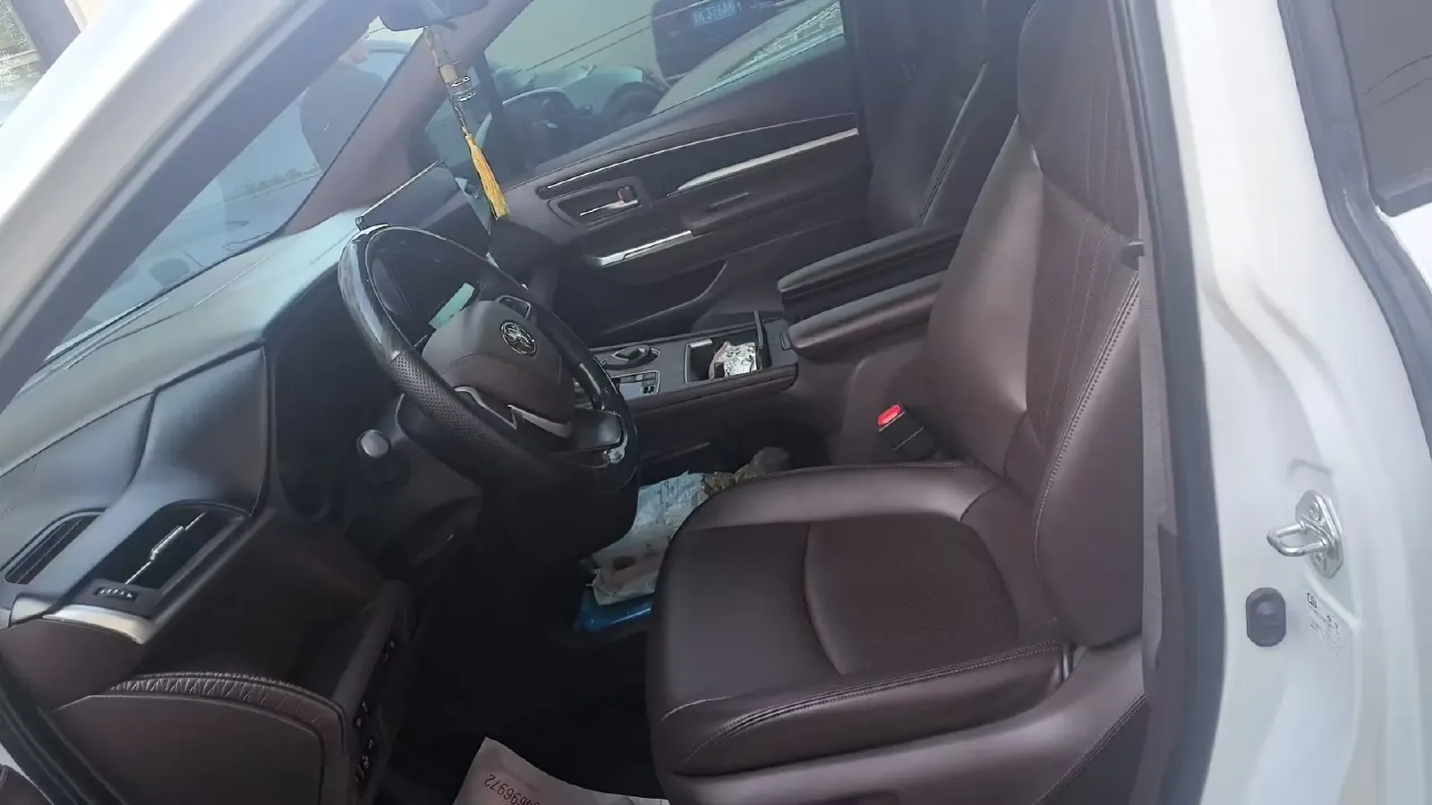 2023 Toyota Sienna 2.5L 189HP L4 E-CVT Hybrid,autocango,china used car exporter,china ev exporter,chinese used car exporter,chinese used ev exporter