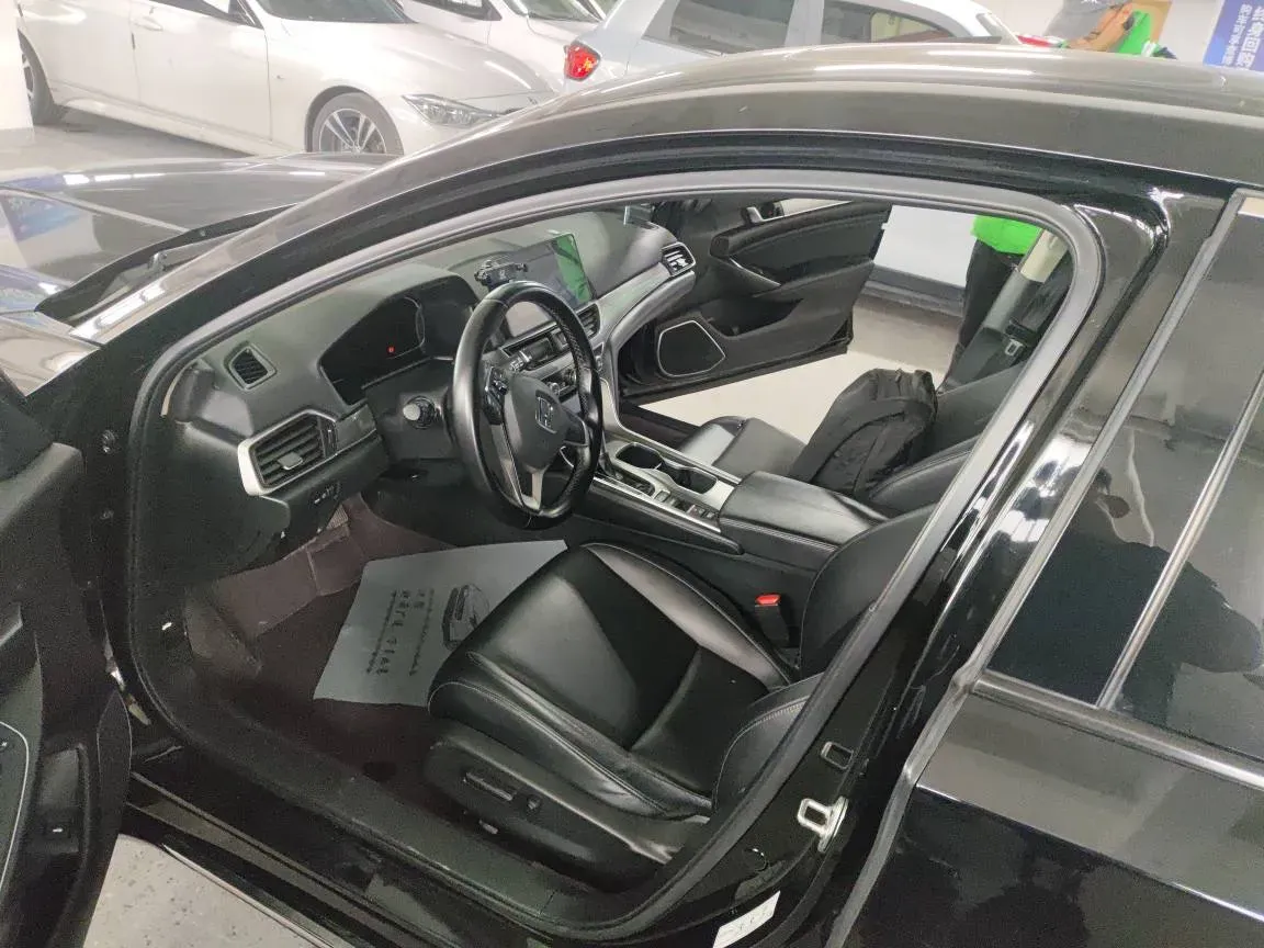 2022 Honda Accord 1.5T 194HP L4 CVT,autocango,china used car exporter,china ev exporter,chinese used car exporter,chinese used ev exporter