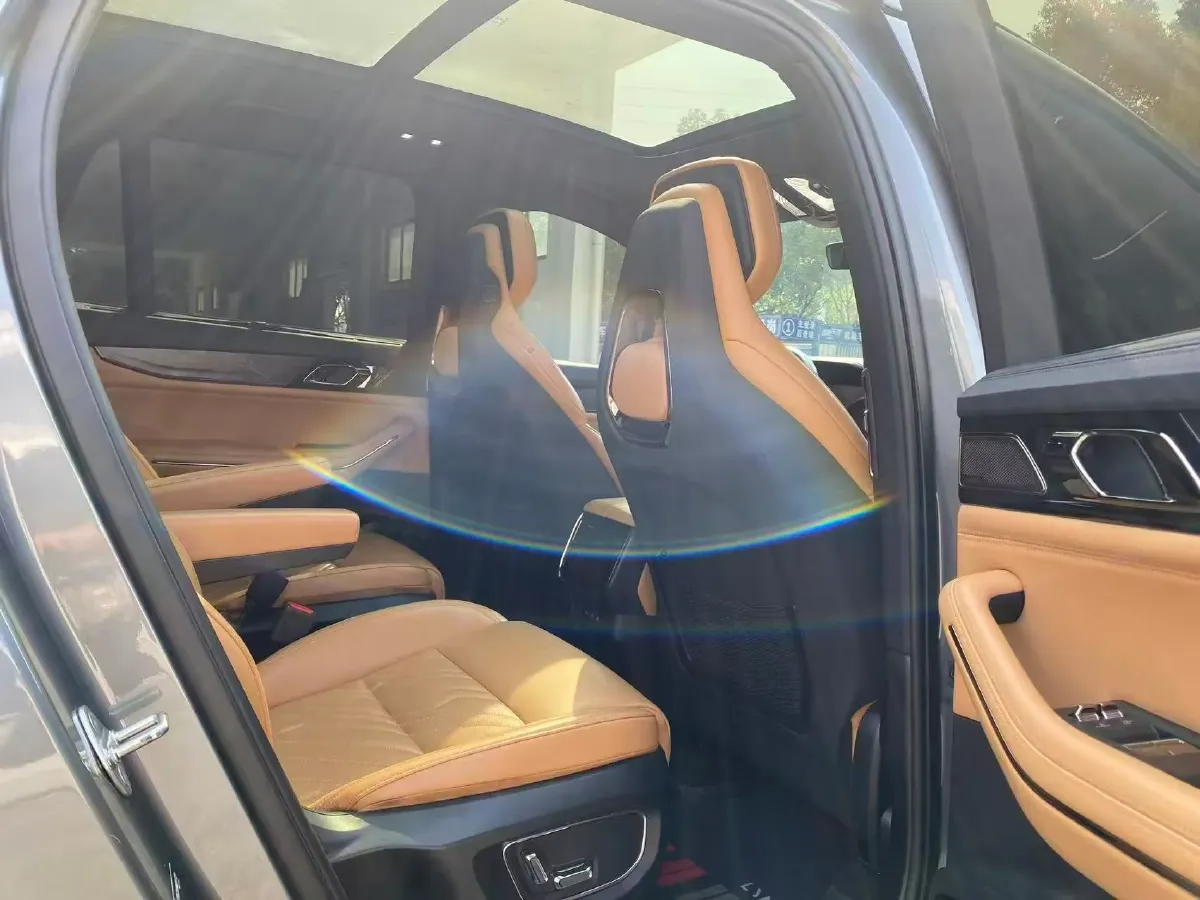 2021 Buick GL8 2.0T 237HP L4 9AT,autocango,china used car exporter,china ev exporter,chinese used car exporter,chinese used ev exporter