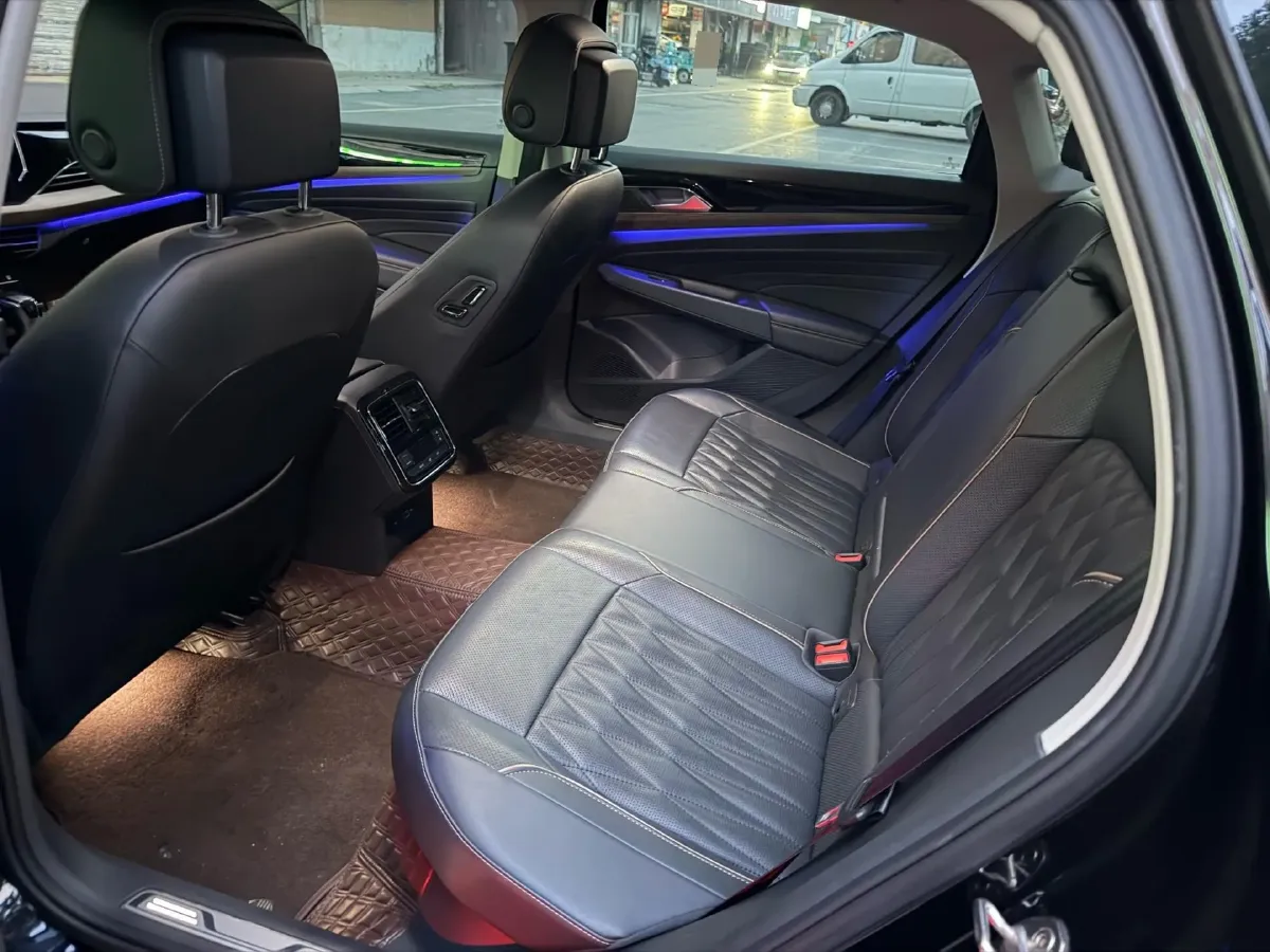 2021 Volkswagen Passat 2.0T 186HP L4 7DCT,autocango,china used car exporter,china ev exporter,chinese used car exporter,chinese used ev exporter