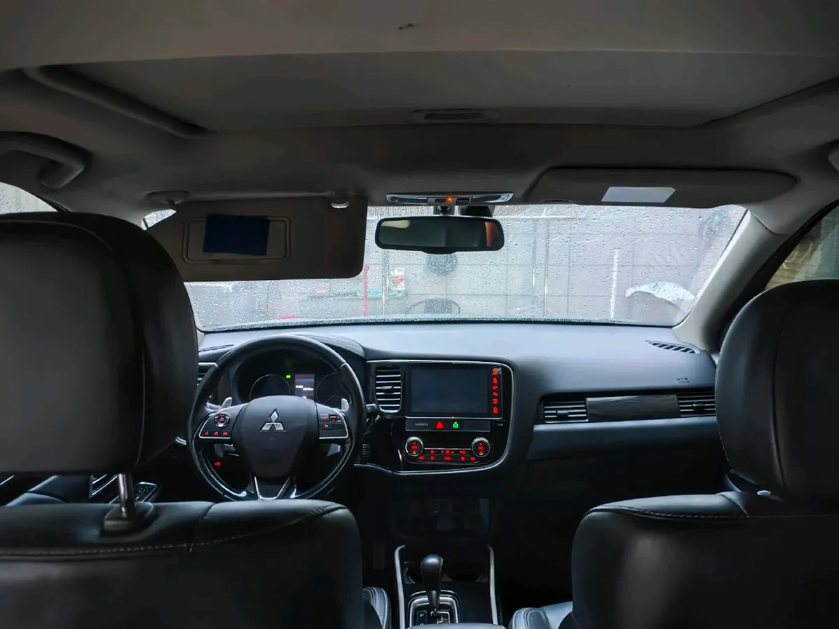 2019 Mitsubishi Outlander 2.4L 192HP L4 CVT,autocango,china used car exporter,china ev exporter,chinese used car exporter,chinese used ev exporter