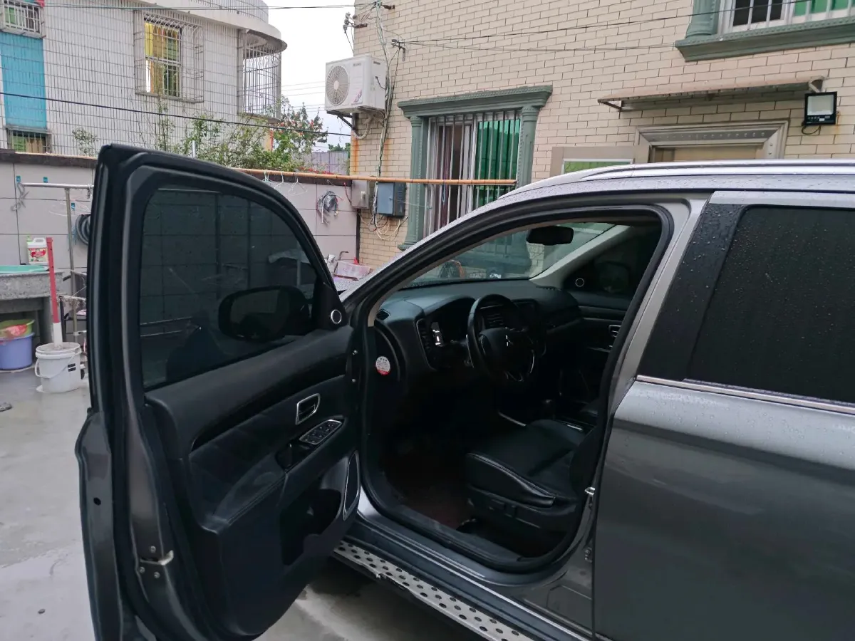 2019 Mitsubishi Outlander 2.4L 192HP L4 CVT,autocango,china used car exporter,china ev exporter,chinese used car exporter,chinese used ev exporter