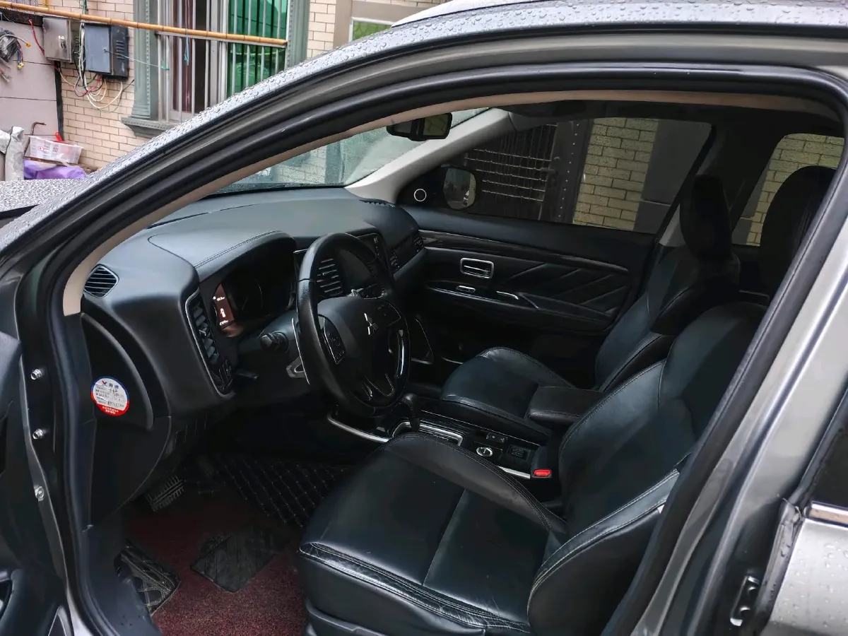 2019 Mitsubishi Outlander 2.4L 192HP L4 CVT,autocango,china used car exporter,china ev exporter,chinese used car exporter,chinese used ev exporter