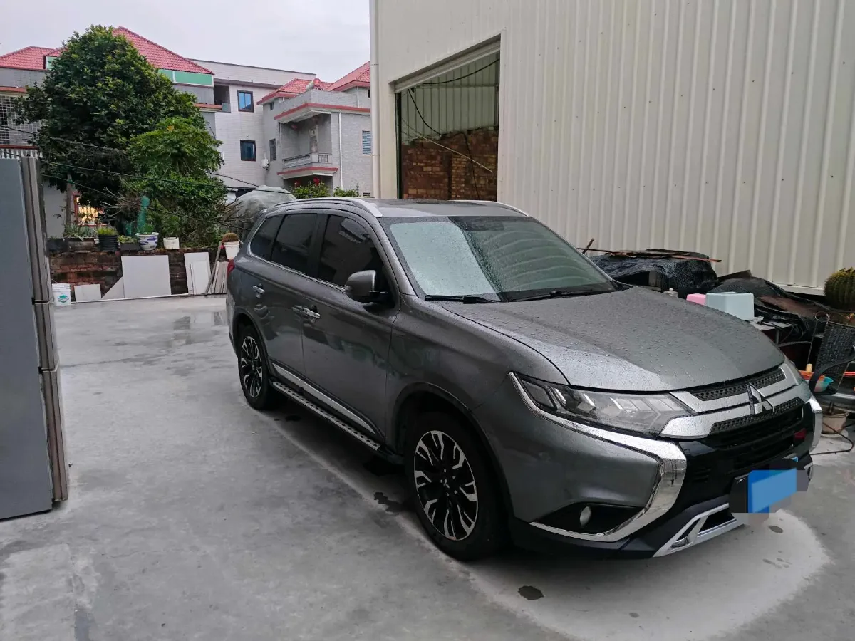 2019 Mitsubishi Outlander 2.4L 192HP L4 CVT,autocango,china used car exporter,china ev exporter,chinese used car exporter,chinese used ev exporter