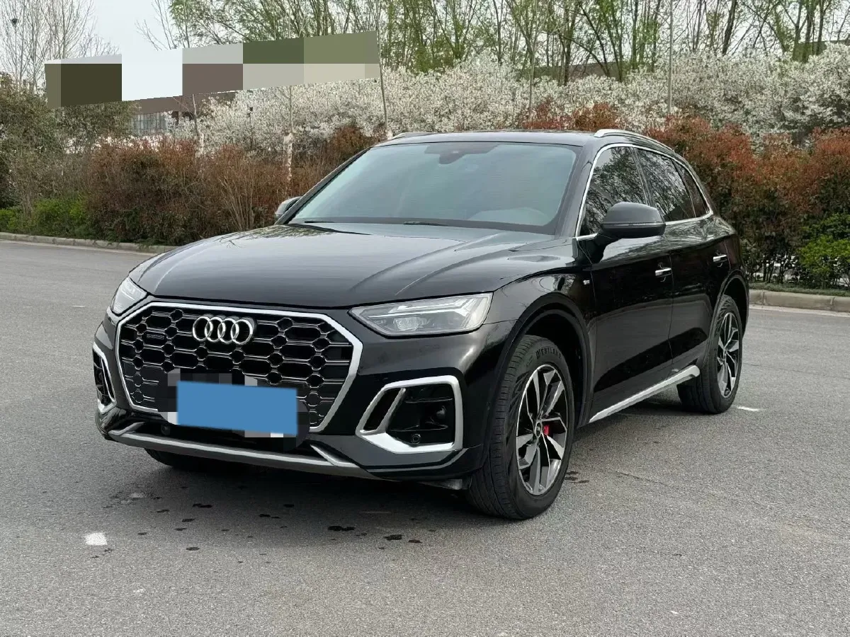 2022 Audi Q5L 2.0T 190HP L4 7DCT,autocango,china used car exporter,china ev exporter,chinese used car exporter,chinese used ev exporter