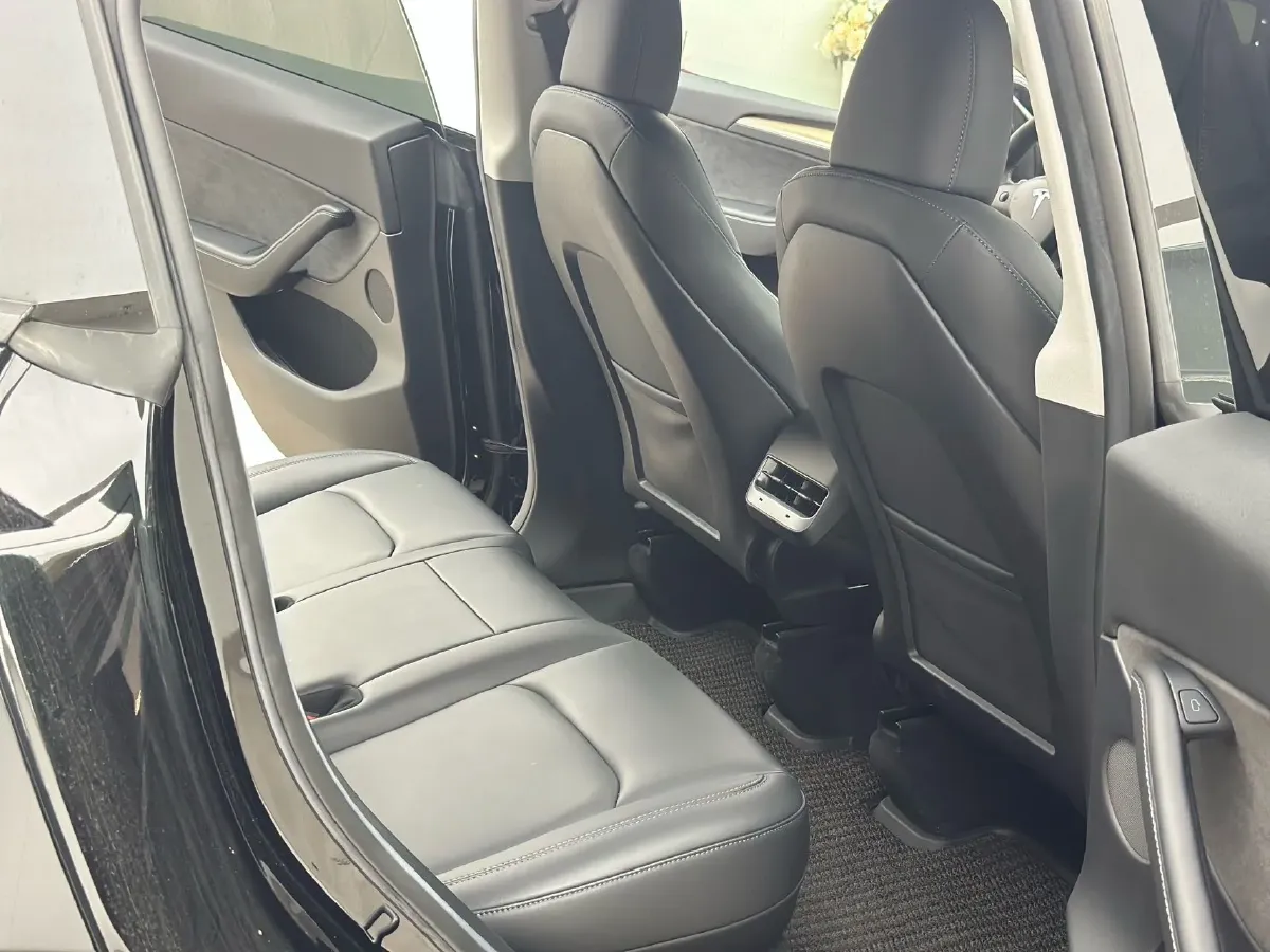 2022 Tesla Model Y BEV 60KWH,autocango,china used car exporter,china ev exporter,chinese used car exporter,chinese used ev exporter