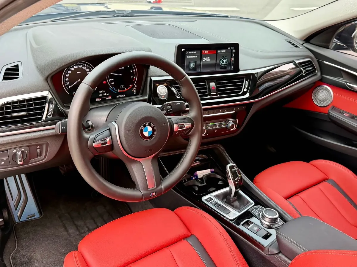 2021 BMW 1 Series 2.0T 192HP L4 7DCT,autocango,china used car exporter,china ev exporter,chinese used car exporter,chinese used ev exporter