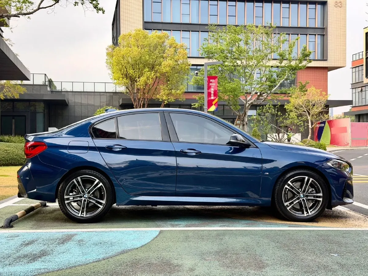 2021 BMW 1 Series 2.0T 192HP L4 7DCT,autocango,china used car exporter,china ev exporter,chinese used car exporter,chinese used ev exporter