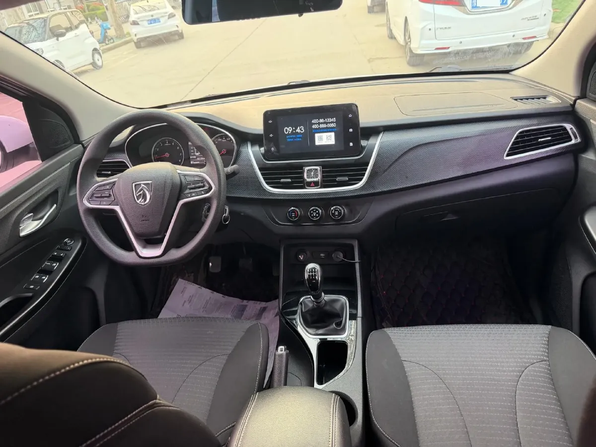 2019 BaoJun 730 1.5L 105HP L4 6MT,autocango,china used car exporter,china ev exporter,chinese used car exporter,chinese used ev exporter