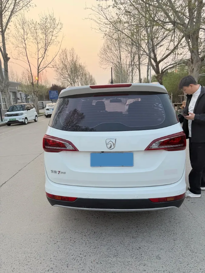 2019 BaoJun 730 1.5L 105HP L4 6MT,autocango,china used car exporter,china ev exporter,chinese used car exporter,chinese used ev exporter