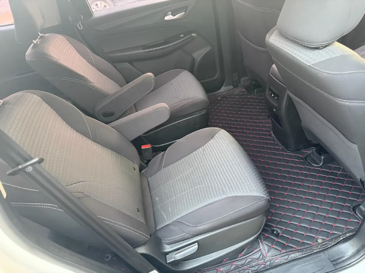 2019 BaoJun 730 1.5L 105HP L4 6MT,autocango,china used car exporter,china ev exporter,chinese used car exporter,chinese used ev exporter